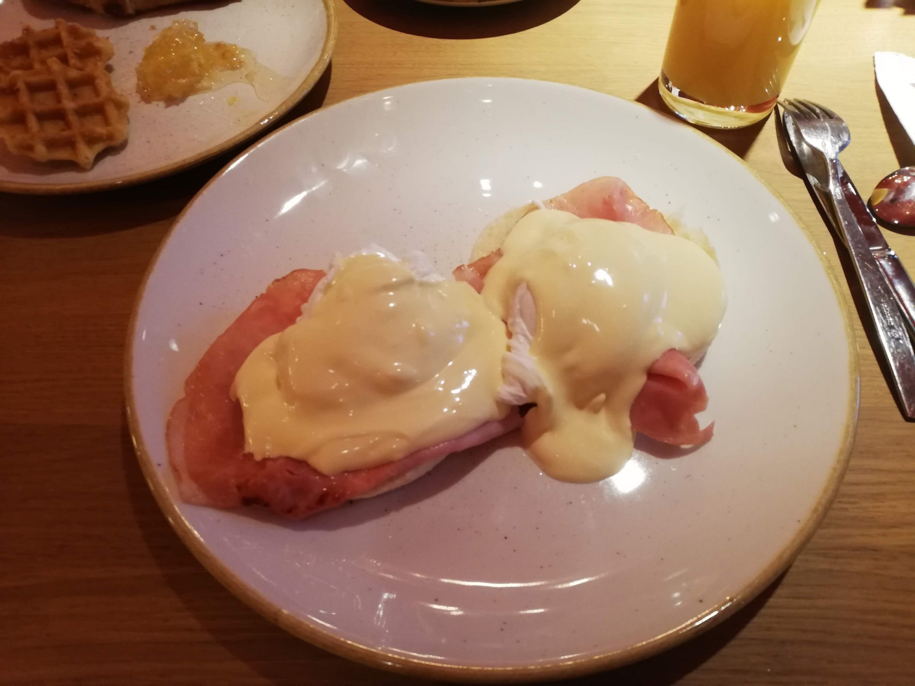 amsterdammarriotthotelbreakfasteggsbenedict Verylvke