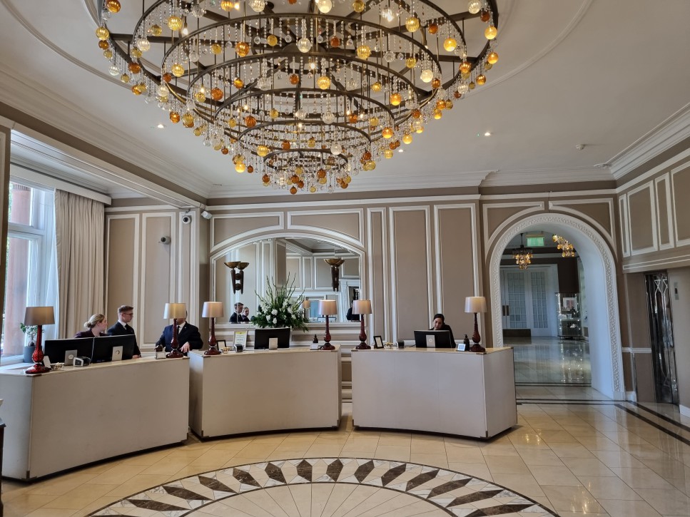 waldorfastoriaedinburghlobby1 Verylvke