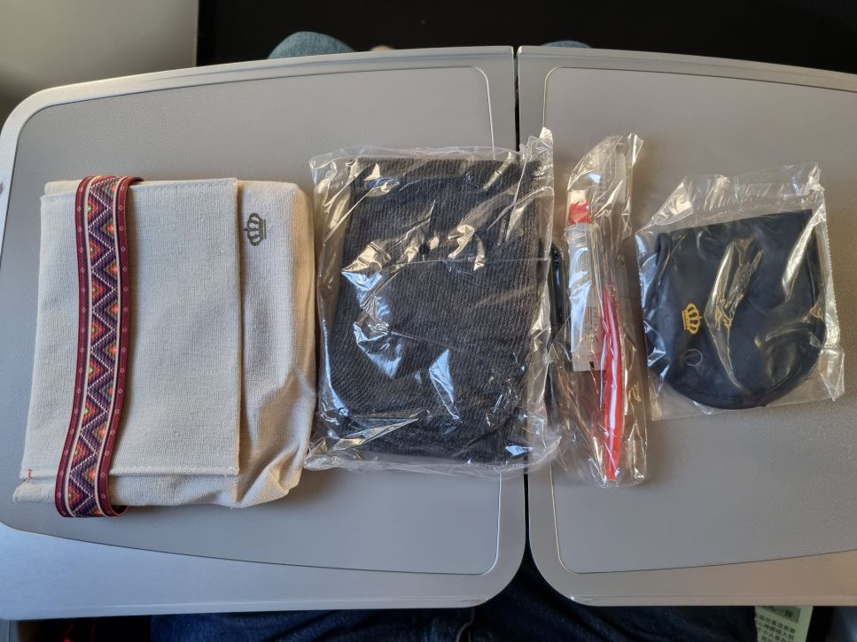 royal jordanian baggage allowance carry on