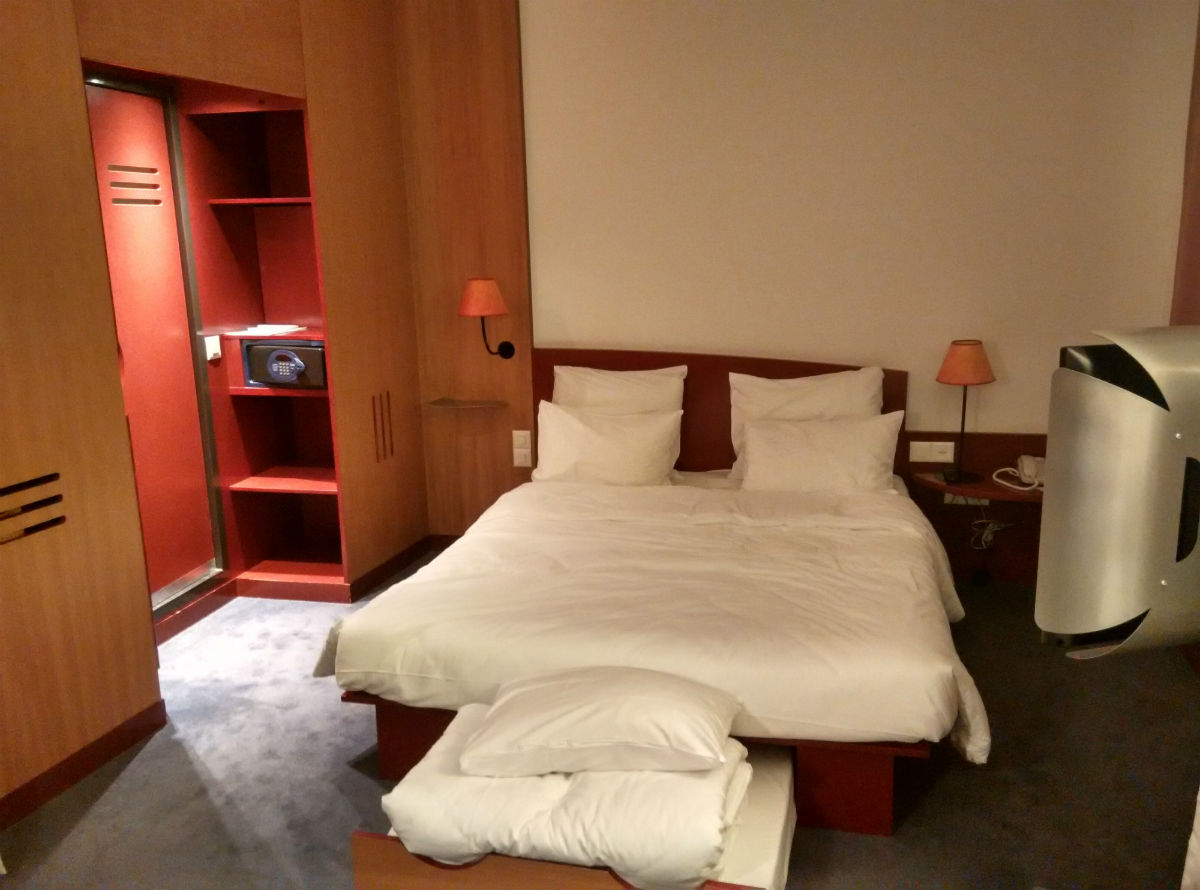 suite-novotel-geneva-bedroom-1