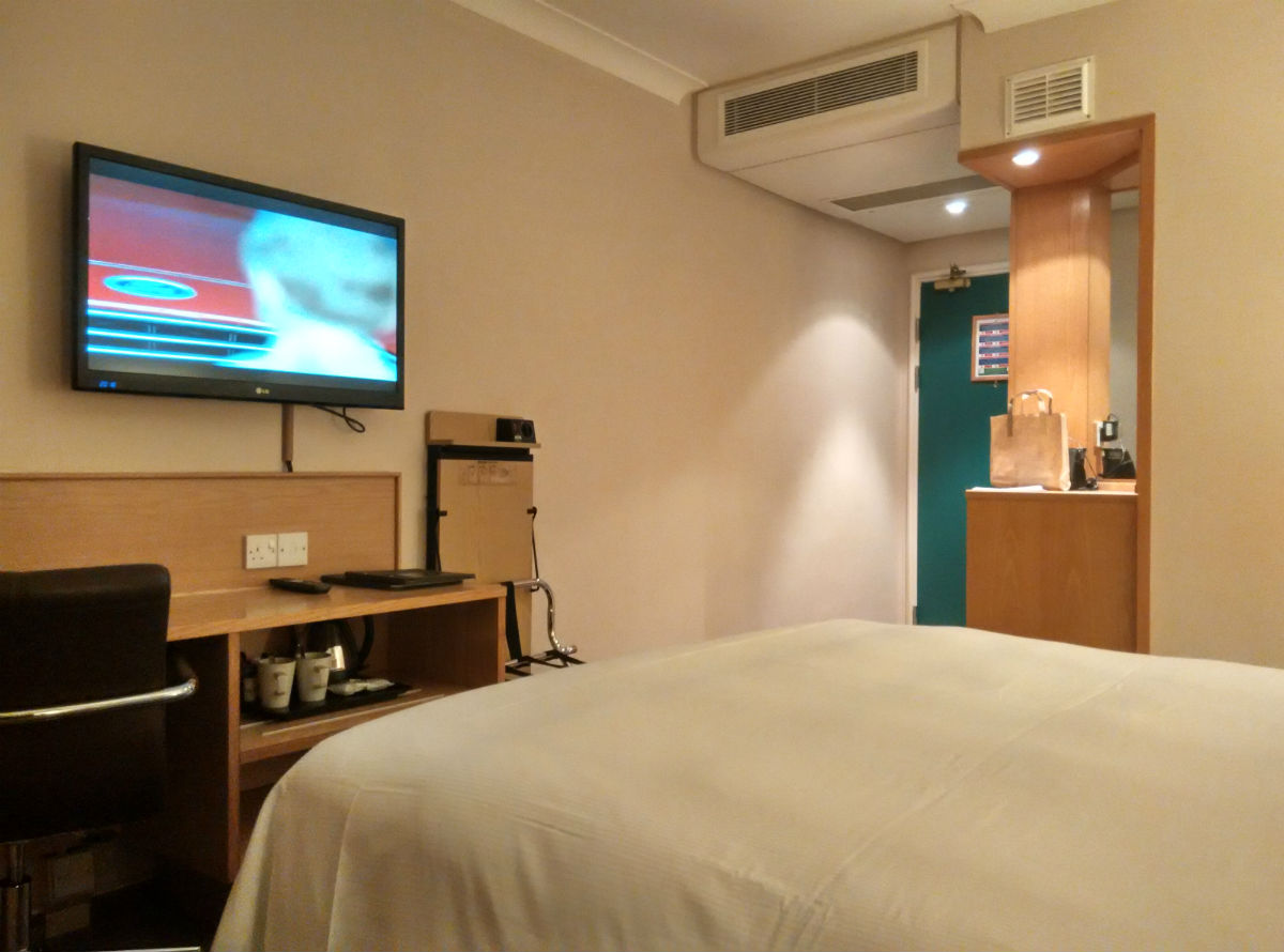 hilton-stansted-room-1