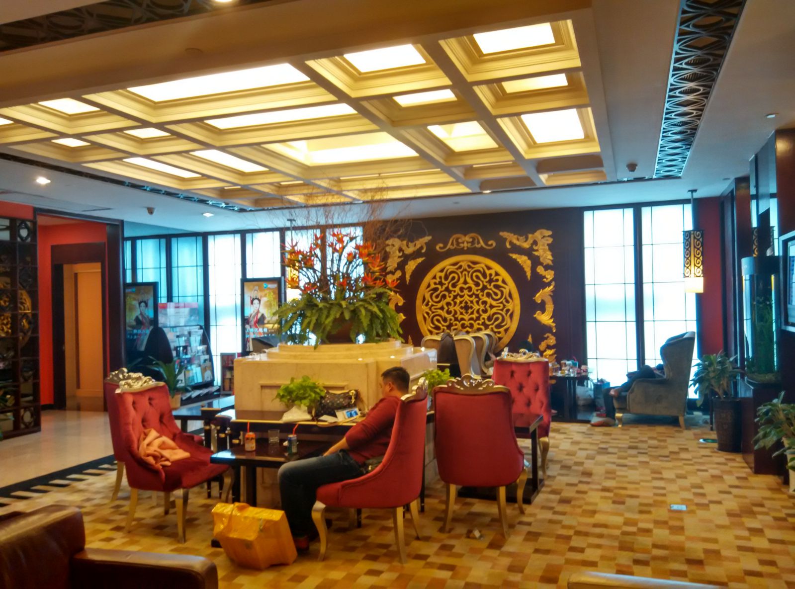 guangzhou-china-eastern-lounge-3