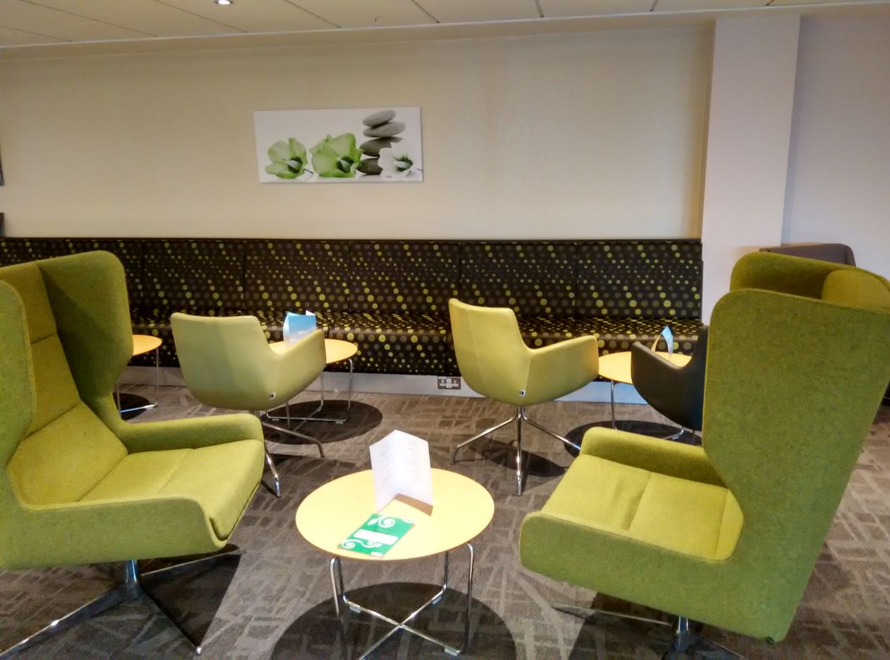 stansted-escape-lounge-lobby-3
