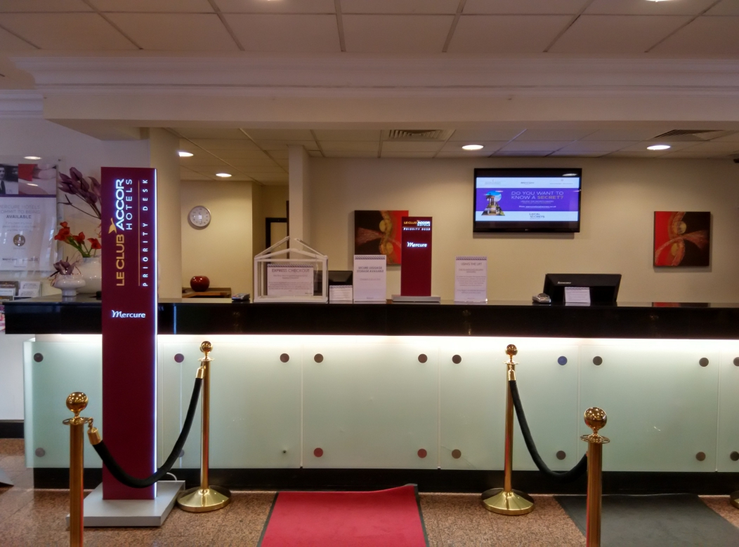 mercure-manchester-piccadilly-reception