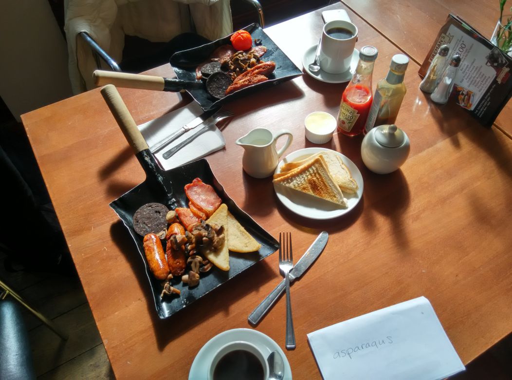 trip-iom-tickethall-breakfast